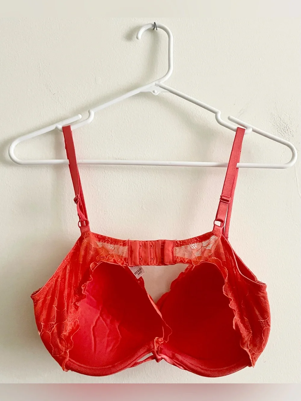 🍊 Victoria's Secret Orange Lace Underwire Bra with Double Straps 🍊